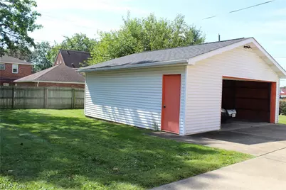 924 Spangler Road NE, Canton, OH 44714 - Photo 8