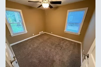 425 Hawkins Drive, Painesville, OH 44077 - Photo 6