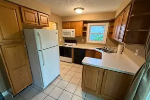 425 Hawkins Dr, Painesville, OH 44077 - Photo 4