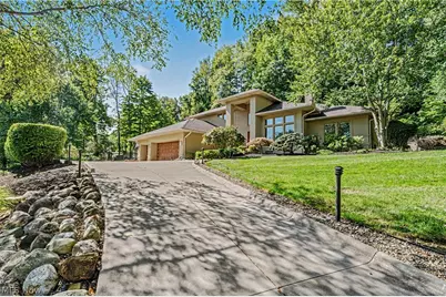 1040 Riverwoods Drive, Akron, OH 44313 - Photo 2