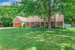 717 Wedgewood Dr, Avon Lake, OH 44012 - Photo 2