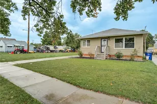 16110 Seville Rd, Loveland, OH 44128 - Photo 1