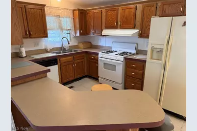 202 Connecticut Drive #202, Elyria, OH 44035 - Photo 4