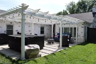 851 Mentor Rd, Akron, OH 44303 - Photo 32