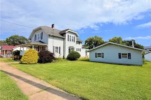 715 Pomeroy Pike, Belpre, OH 45714 - Photo 2