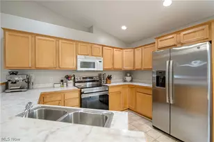 477 Franklin Ave, Barberton, OH 44203 - Photo 6