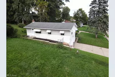 306 E State Street, Barberton, OH 44203 - Photo 1