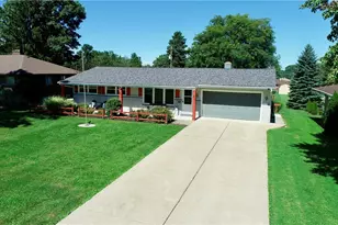 1303 Cherry Ln, Green Hills, OH 44131 - Photo 4