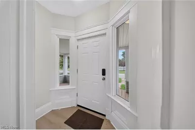 10524 Lee Avenue, Loveland, OH 44106 - Photo 6