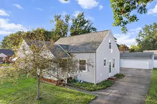 241 Van Buren Ave, Cuyahoga Falls, OH 44221 - Photo 2