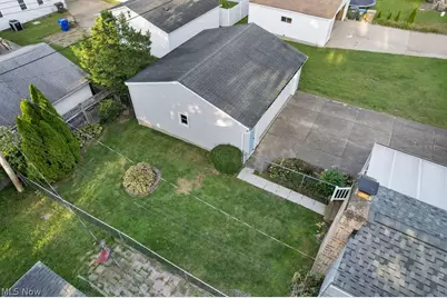 241 Van Buren Avenue, Cuyahoga Falls, OH 44221 - Photo 38