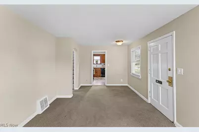 241 Van Buren Avenue, Cuyahoga Falls, OH 44221 - Photo 4