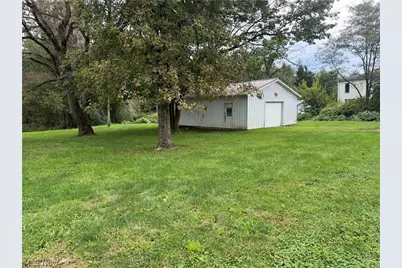 606 E First Street, Uhrichsville, OH 44683 - Photo 4