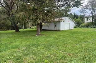 606 E 1st St, Uhrichsville, OH 44683 - Photo 4