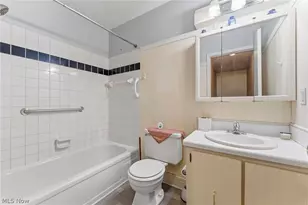 6864 Beacon Dr, Mentor, OH 44060 - Photo 14