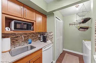 6864 Beacon Dr, Mentor, OH 44060 - Photo 2