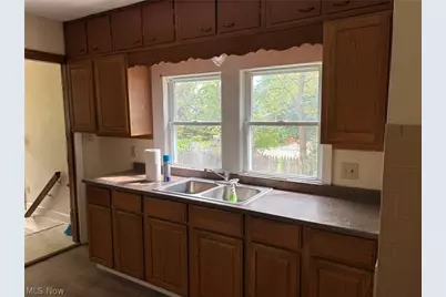 4031 Elyria Avenue, Lorain, OH 44055 - Photo 18