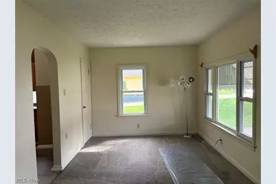 4031 Elyria Avenue, Lorain, OH 44055 - Photo 10