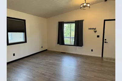 522 Grandview Avenue, Barberton, OH 44203 - Photo 6