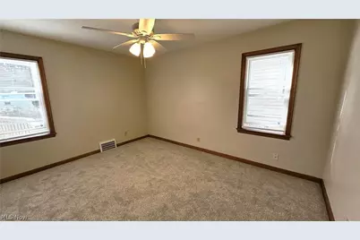 5157 E 113th Street, Garfield Heights, OH 44125 - Photo 10
