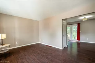 1401 Munroe Falls Ave, Cuyahoga Falls, OH 44221 - Photo 4