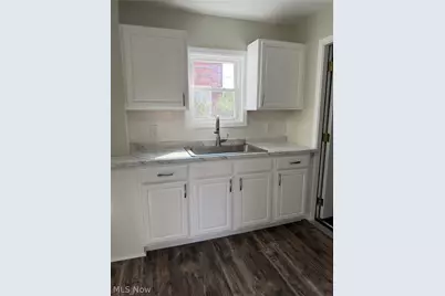 496 E 185th Street, Loveland, OH 44119 - Photo 2