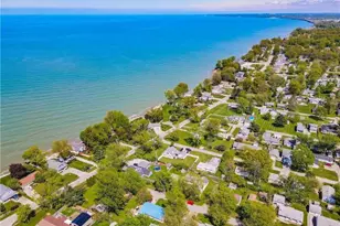 213 Harcourt Rd, Vermilion, OH 44089 - Photo 2