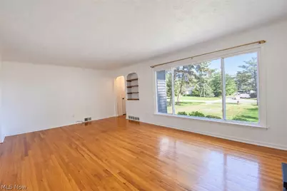 11924 Abbey Road, North Royalton, OH 44133 - Photo 4