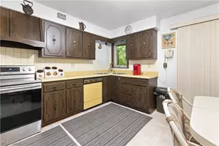 176 Concord Ct, Weirton, WV 26062 - Photo 8