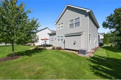 10262 Wildflower Way, Grandview Heights, OH 44147 - Photo 30