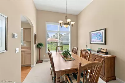 10262 Wildflower Way, Grandview Heights, OH 44147 - Photo 6