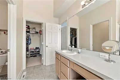 10262 Wildflower Way, Grandview Heights, OH 44147 - Photo 20