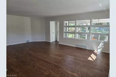 1800 Liberty Drive, Akron, OH 44313 - Photo 8