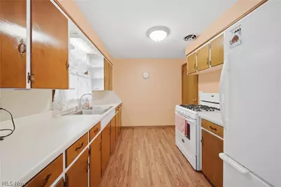 1009 Niles Street SW, Massillon, OH 44647 - Photo 8