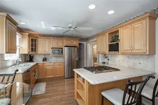 878 Hampton Ct, Sagamore Hills, OH 44067 - Photo 18