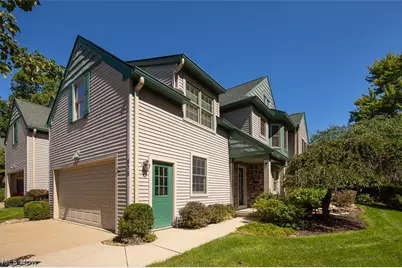 878 Hampton Court, Sagamore Hills, OH 44067 - Photo 2
