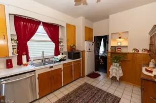 1037 W 8th St, Lorain, OH 44052 - Photo 20