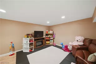 2354 Frederick Dr, Cuyahoga Falls, OH 44221 - Photo 30