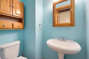 4209 Sunnyview Dr, Uniontown, OH 44685 - Photo 10