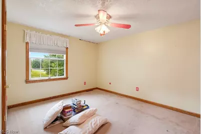 4209 Sunnyview Drive, Uniontown, OH 44685 - Photo 16
