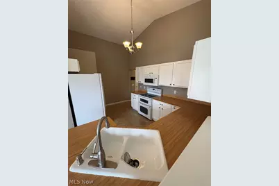 1192 Chaucer Circle, Akron, OH 44312 - Photo 10