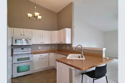 1192 Chaucer Circle, Akron, OH 44312 - Photo 8