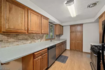 3610 Palm Springs Drive, Lorain, OH 44053 - Photo 10