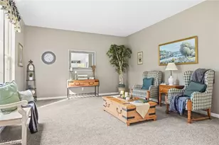 101 Colonial Dr, Painesville, OH 44077 - Photo 14