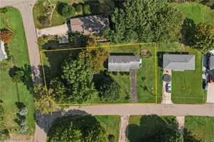 3197 Greenbrier Dr, Norton, OH 44203 - Photo 4