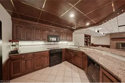 1928 Four Seasons Drive, Akron, OH 44333 - Photo 36
