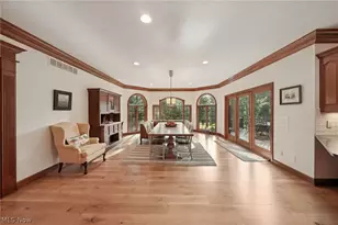 1928 4 Seasons Dr, Akron, OH 44333 - Photo 10