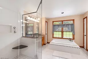 9745 Bainbridge Rd, Chagrin Falls, OH 44023 - Photo 24