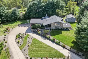 4824 Rolling View Dr, Akron, OH 44333 - Photo 2