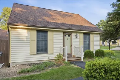46103 New England Square #D, New Waterford, OH 44445 - Photo 1